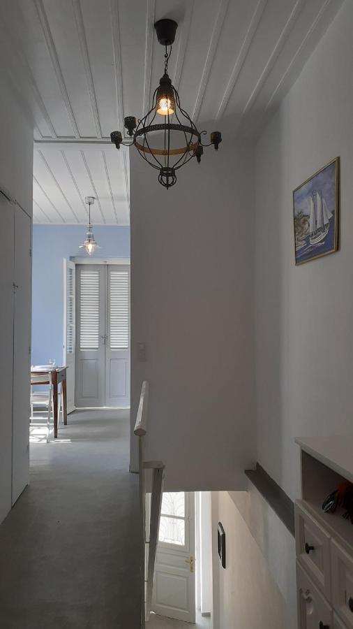 Diamond * Hydra (Saronic Islands)